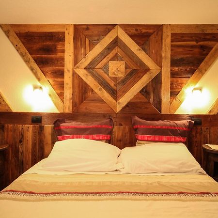 Apartmán Souvenir De Tsaneli Roisan Pokoj fotografie
