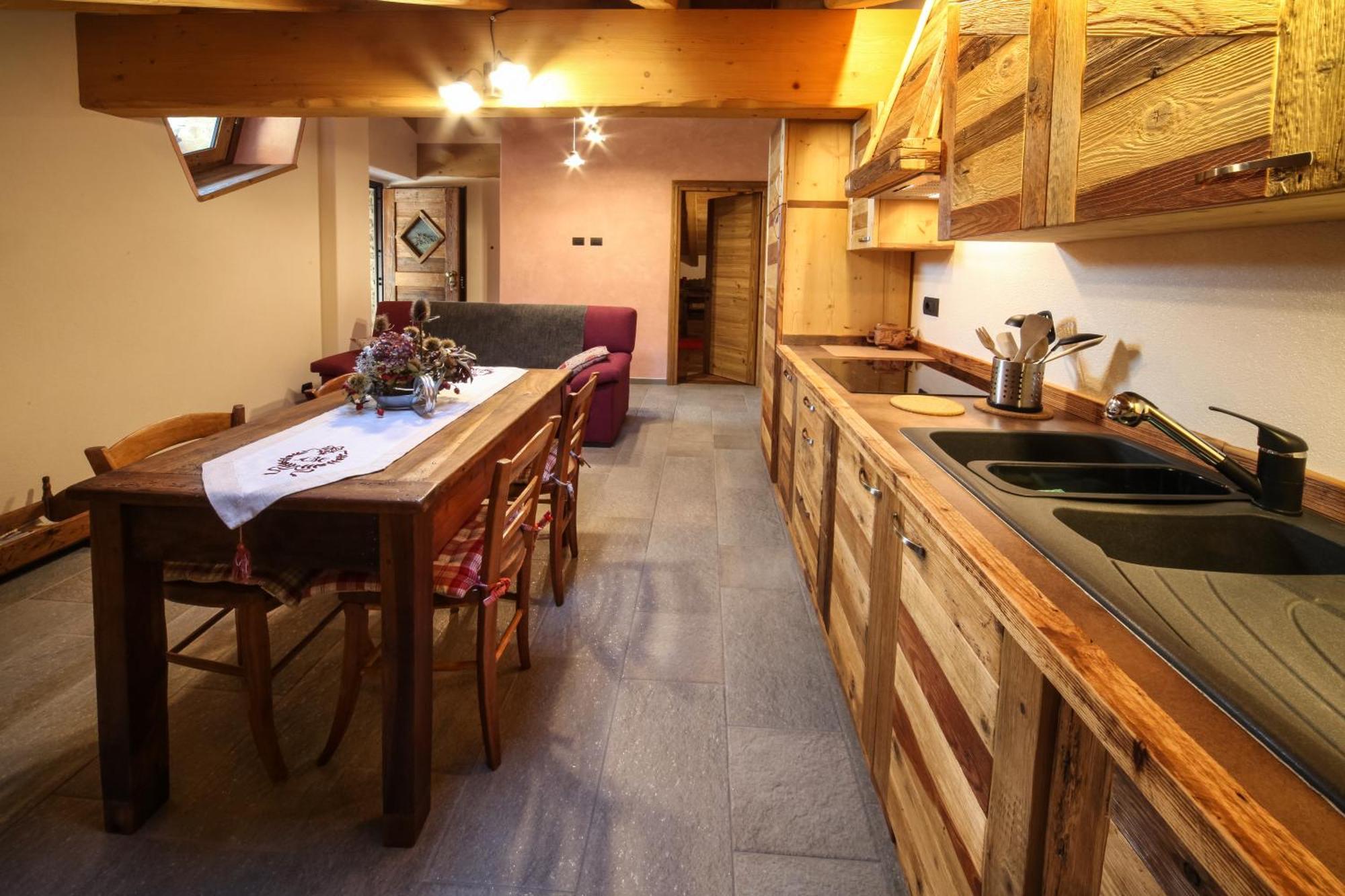 Apartmán Souvenir De Tsaneli Roisan Exteriér fotografie