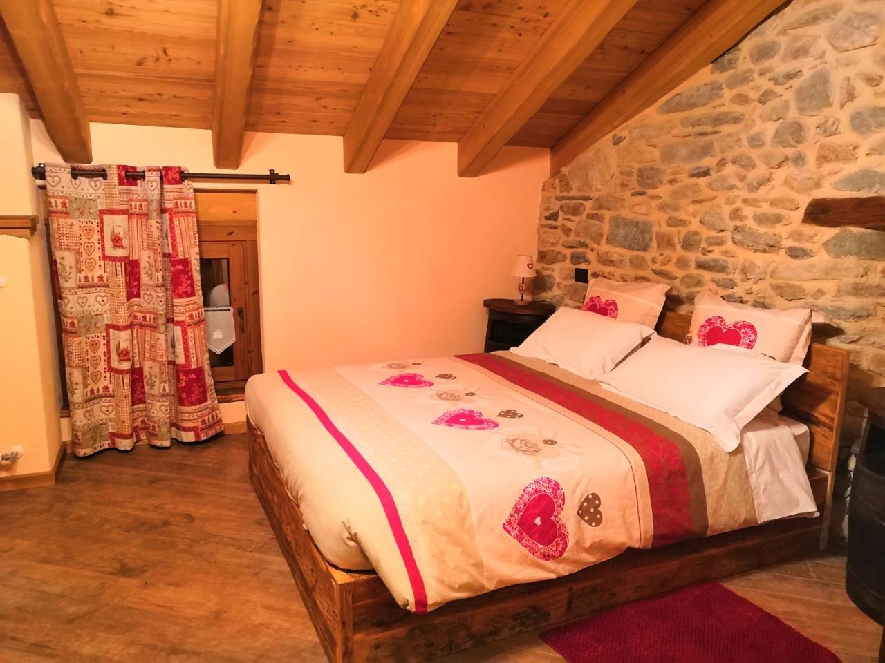 Apartmán Souvenir De Tsaneli Roisan Exteriér fotografie