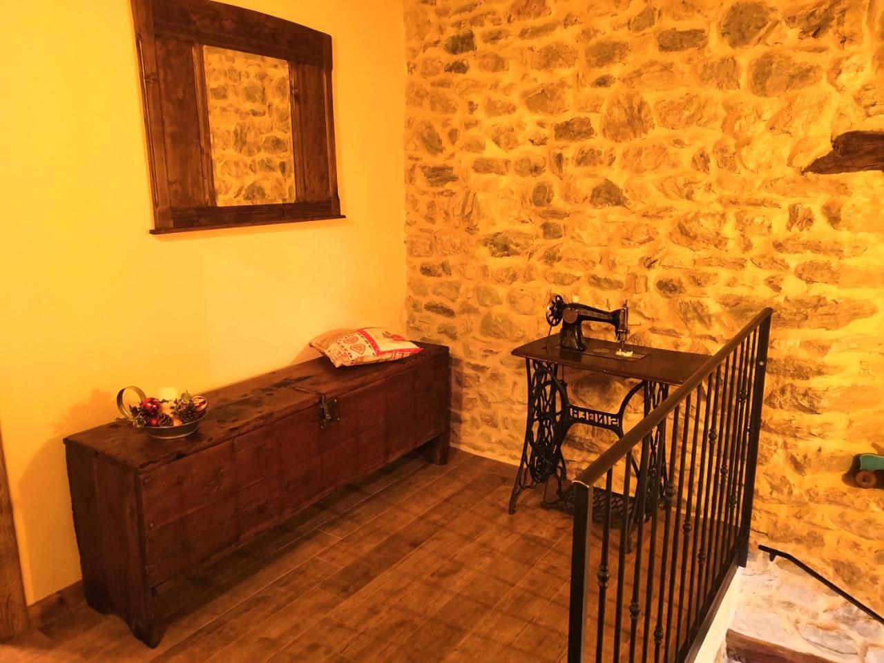 Apartmán Souvenir De Tsaneli Roisan Exteriér fotografie