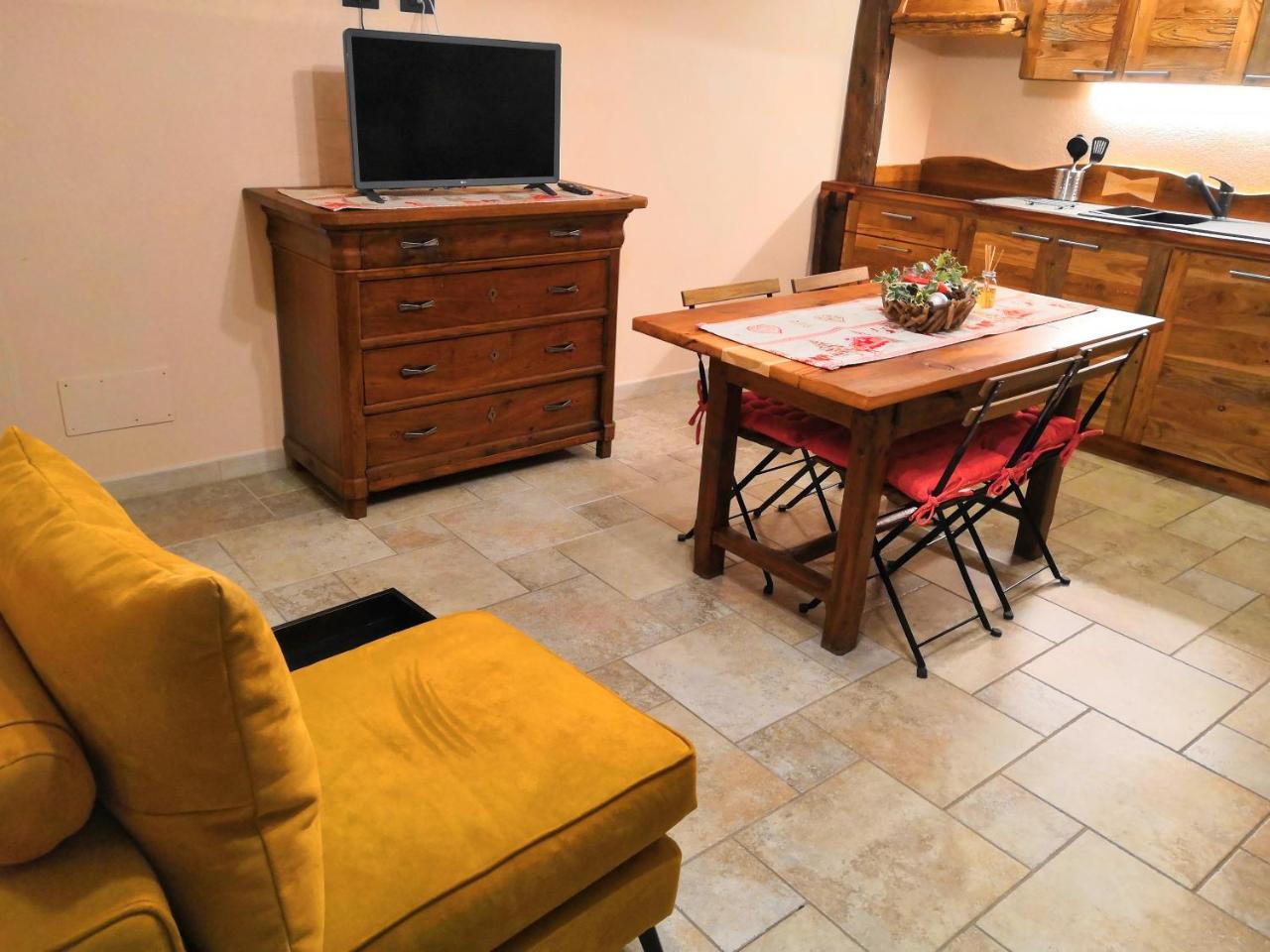 Apartmán Souvenir De Tsaneli Roisan Exteriér fotografie